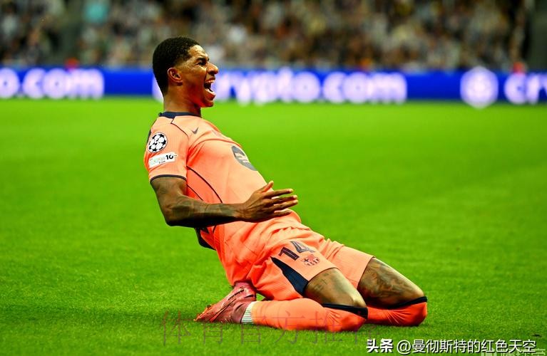 阿斯:斯特林被推荐给皇马巴萨拜仁切尔西等队